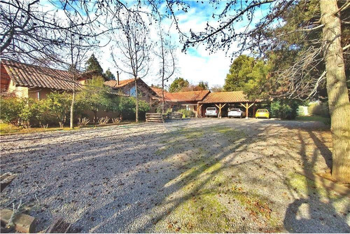 Se Vende Amplia Casa Av. Las Rastras.