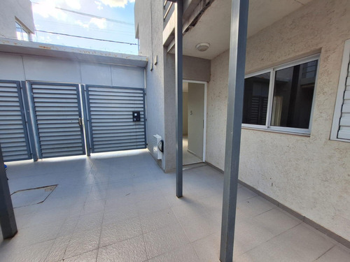 Departamento En Barrio La Cañada
