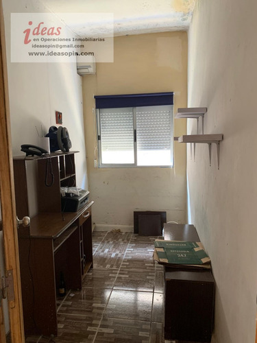 Casa 2 Dormitorios, Buen Terreno Y Apto Al Fondo.