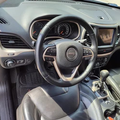 Jeep Cherokee 3.2 Longitude Plus