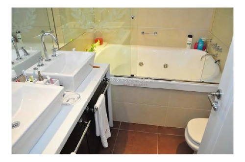 Apartamento De 3 Dormitorios En Torre Imperiale, Punta Del Este.