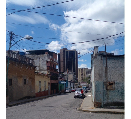 Imagen 2 de 14 de Edificio Comercial, La Candelaria