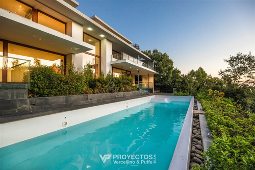 Espectacular Casa En Lo Curro Venta De 6 Dorm. En Vitacura