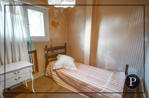 Chalet De Estilo De Barrio Stella Maris