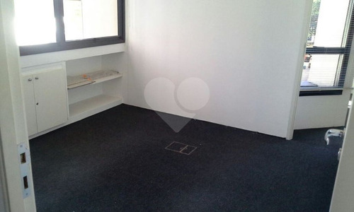 Conjunto Com 70m² De Área Útil, Com 2 Wcs Masculino E Feminino, Copa E Vagas Na Garagem - 353-im121730
