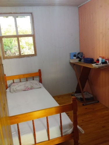 Imagem 3 de 6 de Casa Com Dois Quartos E Um Banheiro