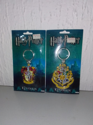 2 Llaveros Harry Potter Hogwarts Y Gryffindor Original Neca (Usado)