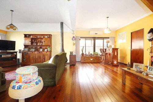 Casa En Venta 4 Ambientes Ballester Doble Lote