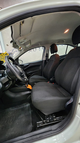 Fiat Cronos 1.3 Drive Flex 4p