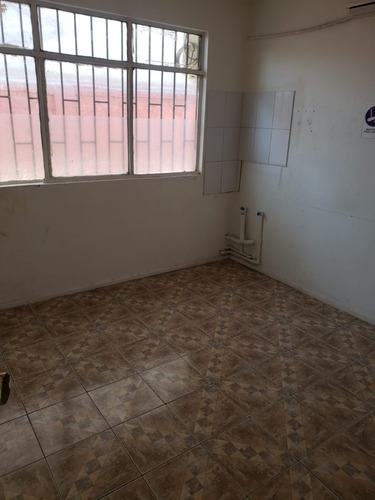 Local Con Excelente Ubicacion A 2 Cuadras De Plaza Maipu