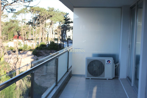 Imagen 19 de 30 de Torre Con Servicio En Parada 5 De Avenida Roosevelt