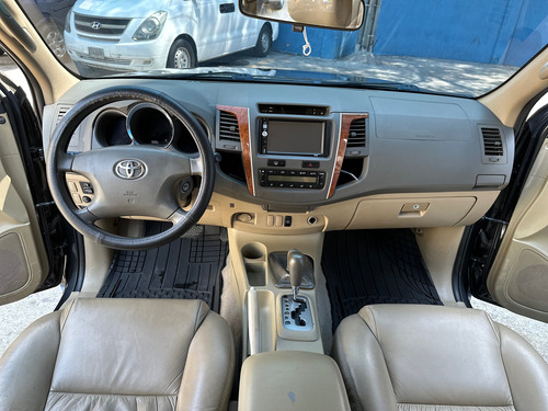 Toyota Fortuner 2010