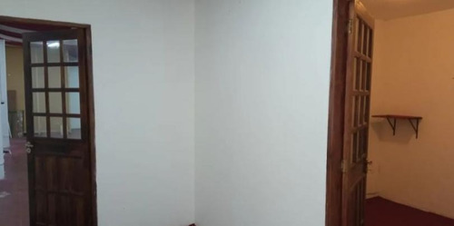 Alquiler Casa En Planta Alta Prox A 18 De Julio