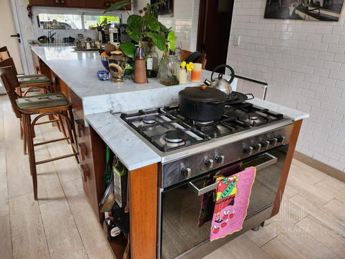 Casa En Roble Joven Tortugas Norte Lote Central,3 Dorm Y 1 Taller,excelente Jardin Y Pileta
