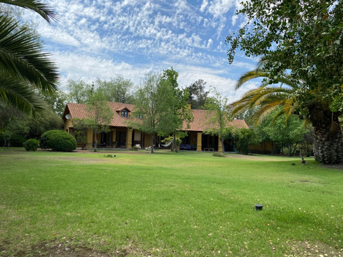 Casa Colonial De Construcción Sólida En Chicureo