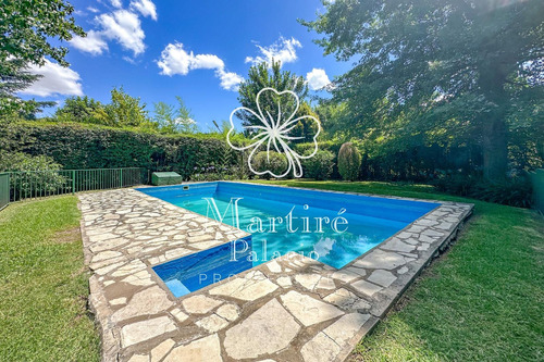 Casa En Venta. Barrio Los Tilos. Jardin Y Pileta