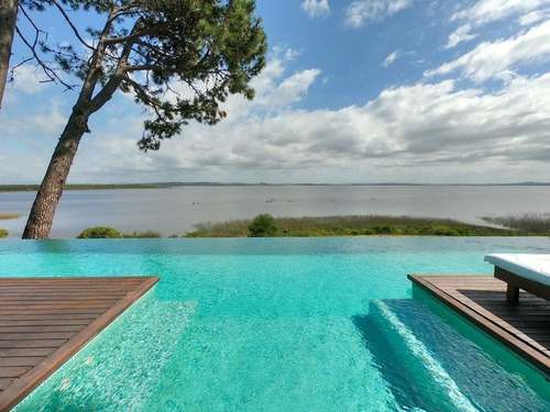 Casa 3 Dormitorios En Laguna Del Sauce, Punta Ballena