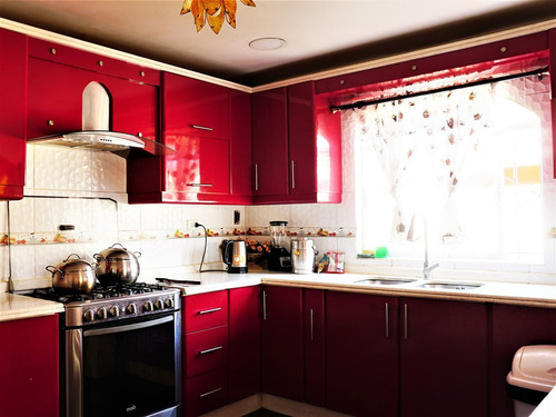 Casa En Venta De 4d 3b, En La Calera. Región De Valparaíso.