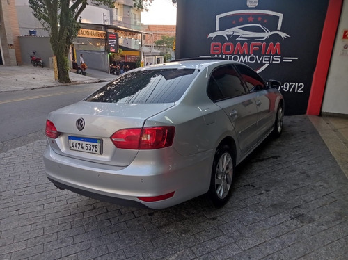 Imagem 10 de 12 de Volkswagen Jetta