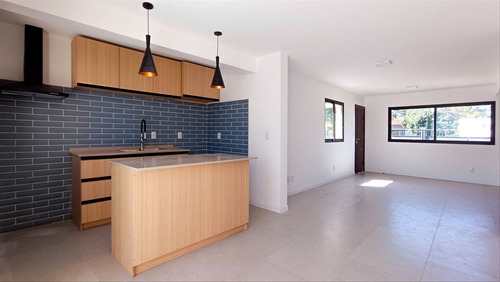 Venta Casa 3 Dormitorios 2 Baños Fondo Parrillero - Lagomar