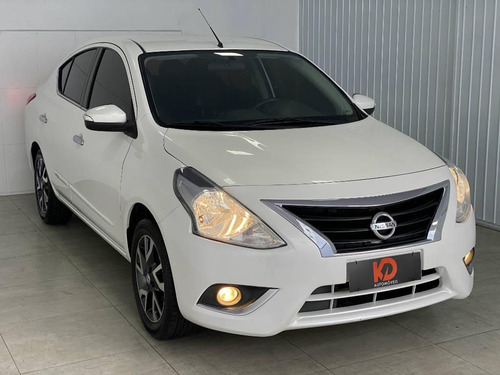 Nissan Versa 1.6 Unique Cvt