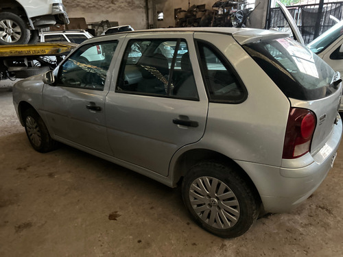 Volkswagen Gol Power 1.4n 5p Chocado Un Guardabarro Funciona