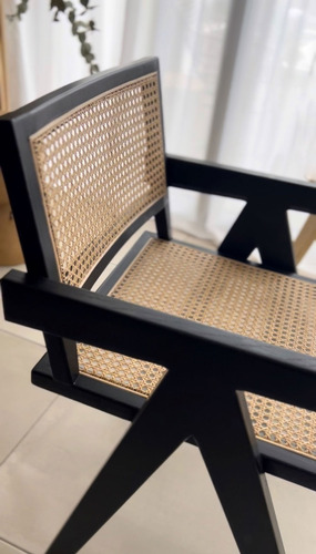 Silla Para Comedor De Madera Nórdico Rattan - Jeanneret Estructura de la silla Negro Asiento Beige Diseño de la tela Liso