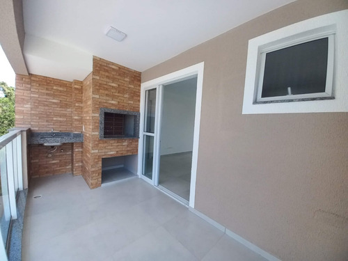 Vende Apartamento De 3 Quartos, Com 1 Suíte E 2 Vagas De Garagens Cobertas