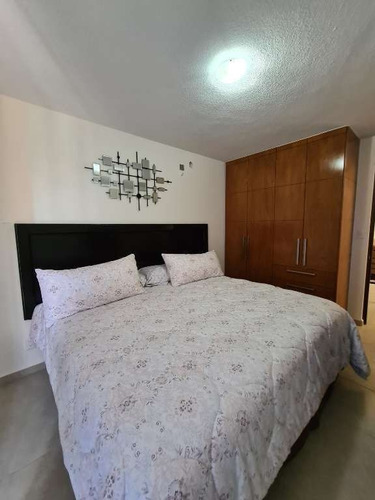 Imagen 3 de 4 de Casa Reloj 50 En Venta, Fracc. Zirándaro En San Miguel De Al