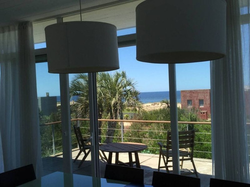 Casa En Alquiler De 3 Dormitorios En Punta Piedras