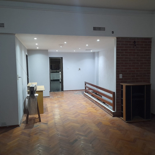 Casa En Venta Zona Word Villa Sarmiento Amplio Fondo, Pileta 8 X 4 Hermoso Barrio