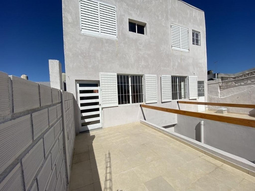 Imagen 12 de 19 de Venta, Villa Maipú, Ph Al Fondo Para Dos Familias, En 3 Plantas, Patio Y Terraza