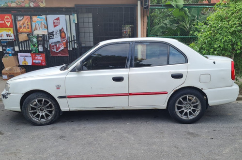 Imagen 1 de 4 de Hyundai Verna Motor 1600