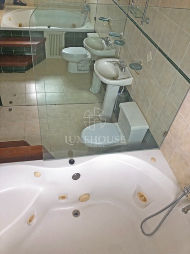Imagen 10 de 10 de Penthouse De 250 Metros Con Jacuzzi En La Moraleja (eaa-003)