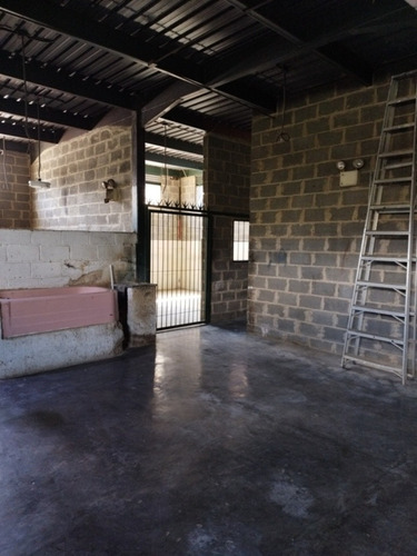 Galpón En Venta Urb. Guaicoco C-19415