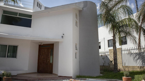 Excelente Casa En Renta En Blvd. Privada Juriquilla, Querétaro