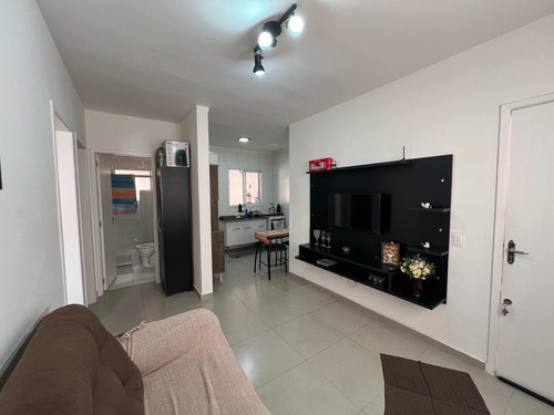 Apartamento Térreo 2 Dormitórios Com Quintal