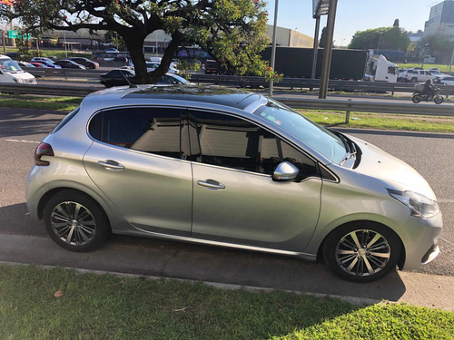 Peugeot 208 1.6 Feline