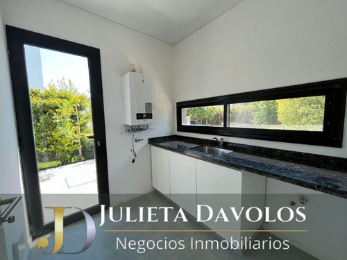 Imagen 9 de 22 de Casa En Venta 4 Dormitorios Barrio El Canton Con Pileta