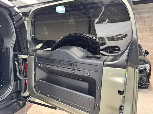 Land Rover Defender First Edition 2.0 Turbo Diesel