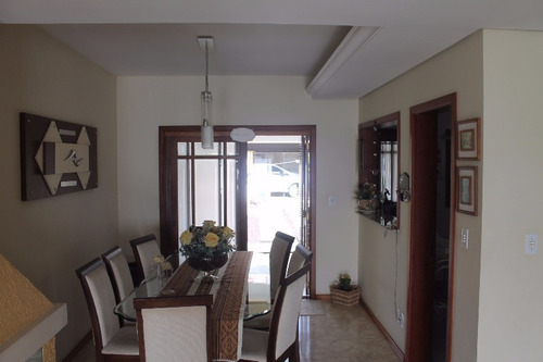 Casa Em Camaquã Com 4 Dormitórios - Lu265889