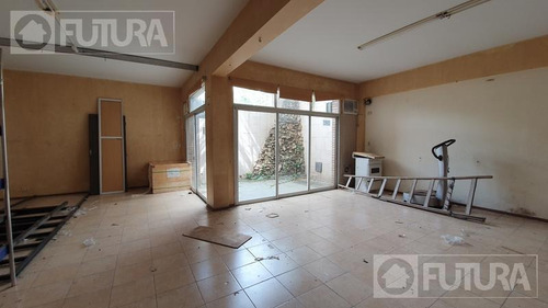 Imagen 27 de 29 de Gran Local En Venta Con Potencial Institucional O De Viviendas