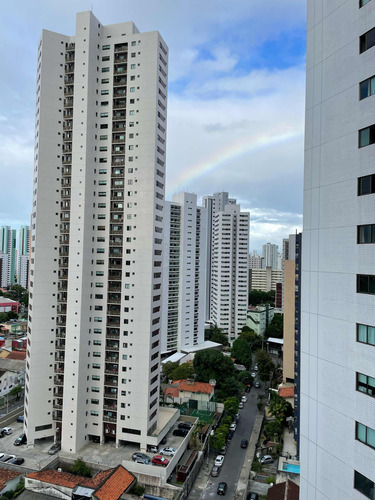 Apartamento Com Acabamento Em Alto Padrão.