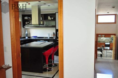 Casa En Mansa, 5 Dormitorios Abierto A Negocios, Toma Terreno O Apartamentos .puede Financiar 40% Con Interes