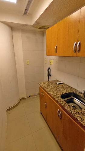 Preciosa Oficina En Torre Libertad - Centro Sobre 18 De Julio