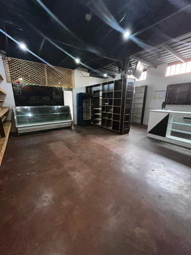 Imagen 3 de 10 de Vende Local Comercial A Pocos Metros De La Plaza Bolivar - Puerto La Cruz