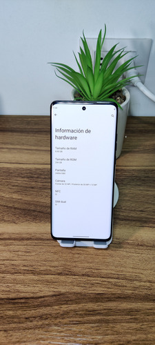 Motorola Edge 40 Neo 8gb De Ram Y 256 De Memoria Sin Detalle (Usado)