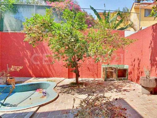 Casa En Venta Ideal Para Inversión, Vallarta Poniente, Guadalajara.