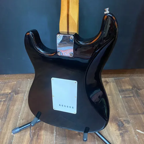 Fender Stratocaster Standard Made In México Preta | MercadoLivre