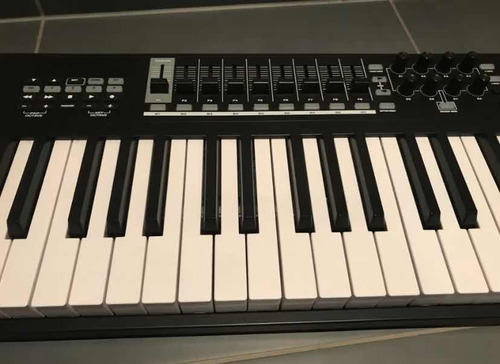 Midi Keyboard M-audio Code 61 Black Usb Midi Controller